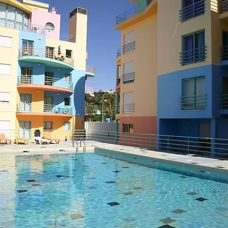 Marina De 8 Αλμπουφέιρα