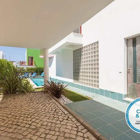 Marina De 8 Вилла Албуфейра