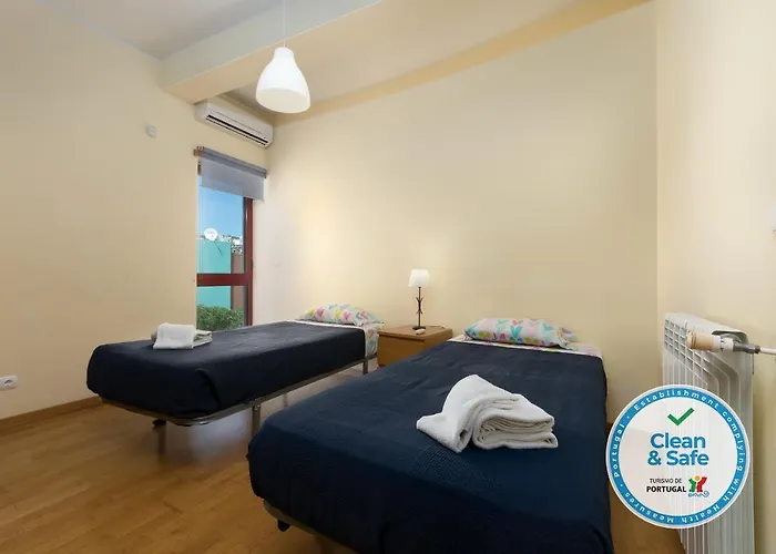 Marina De 8 فيلة *