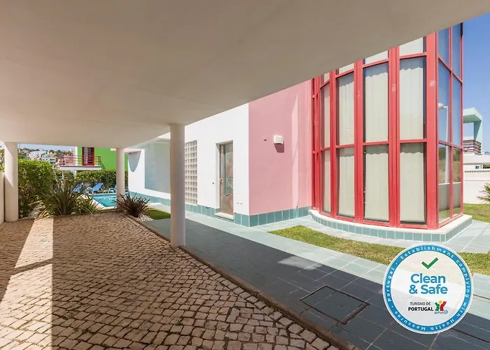 فيلة Marina De 8 *